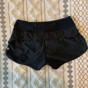 Black Lululmon speed up short. Size 4